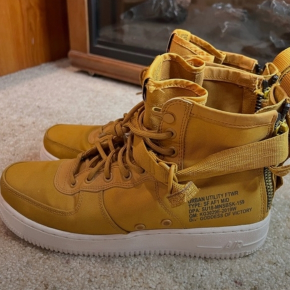 Nike AF1 Urban Utility Footwear shoe - Picture 10 of 15